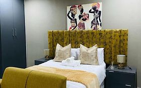 Kgaditse Road Lodge